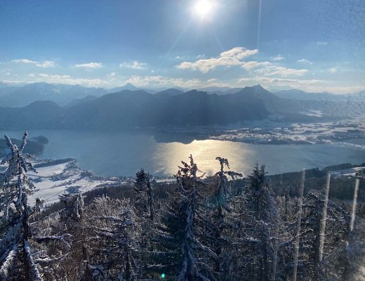 Auf der Kulmspitze über den Mondsee schauen