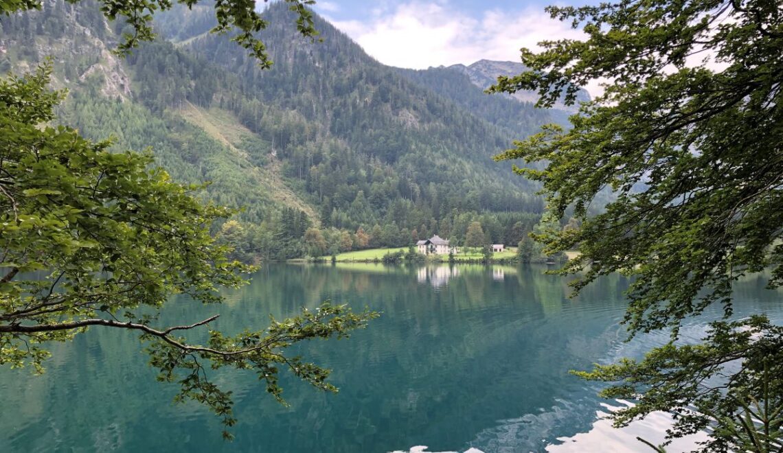 Das Jagdhaus des Kaisers am Langbathsee