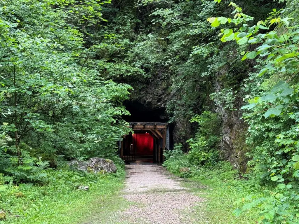 Eingang zum KZ-Stollen in Ebensee